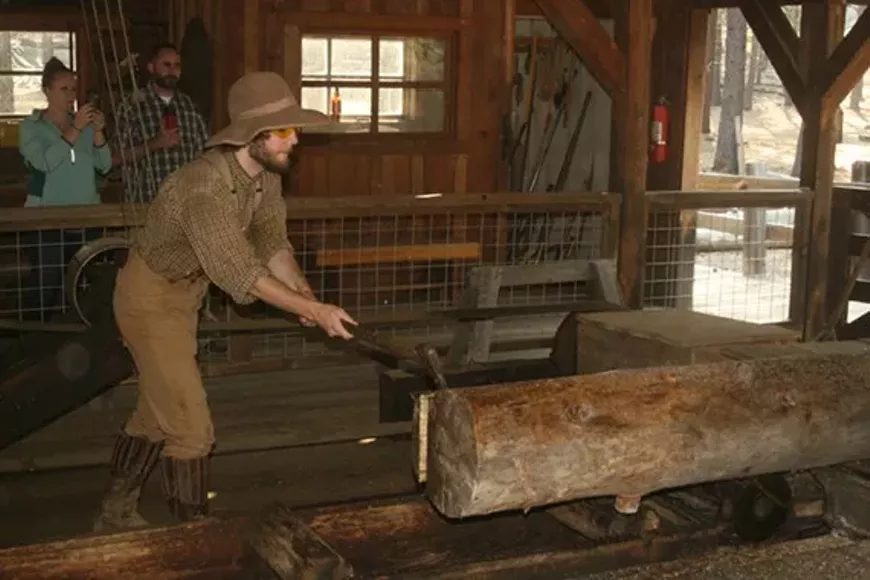 25392844_df_8.27.15_sawmill_running.webp