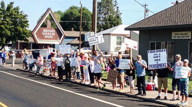 Pro-Life Group Protests Bend Planned Parenthood