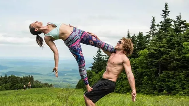 Image: AcroYoga