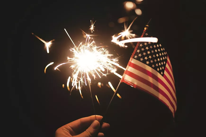 sparkler-839806_1920.webp