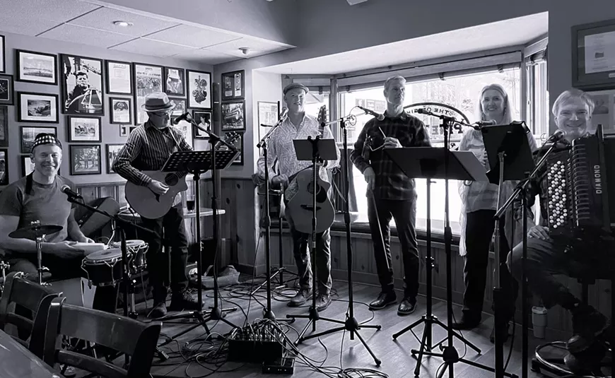 2023-01_pine_tavern__b_w_.webp