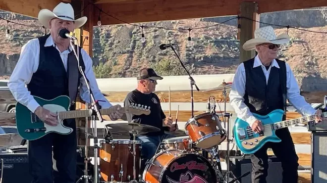 Image: Chasin' Bandits at the Desert Inn Bar & Grill