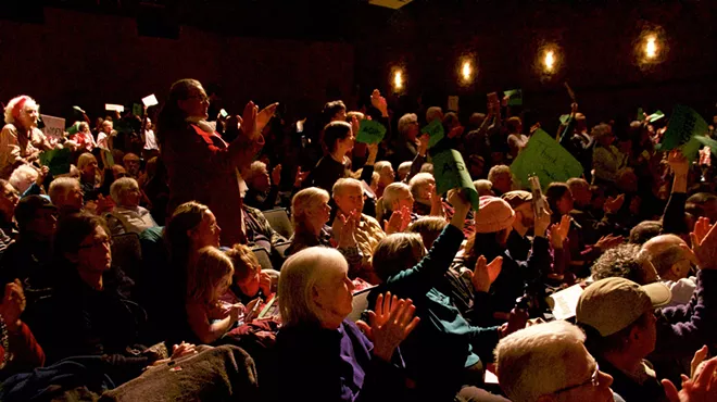 Image: Constituents pack Sen. Wyden's local town halls