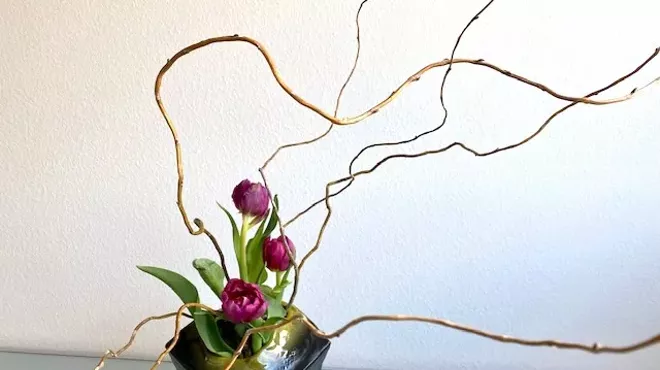 Image: Ikebana: Traditional Japanese Art of Flower Arranging
