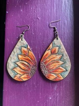 Image: Intro to Leather Tooling: Make Earrings or a Cuff
