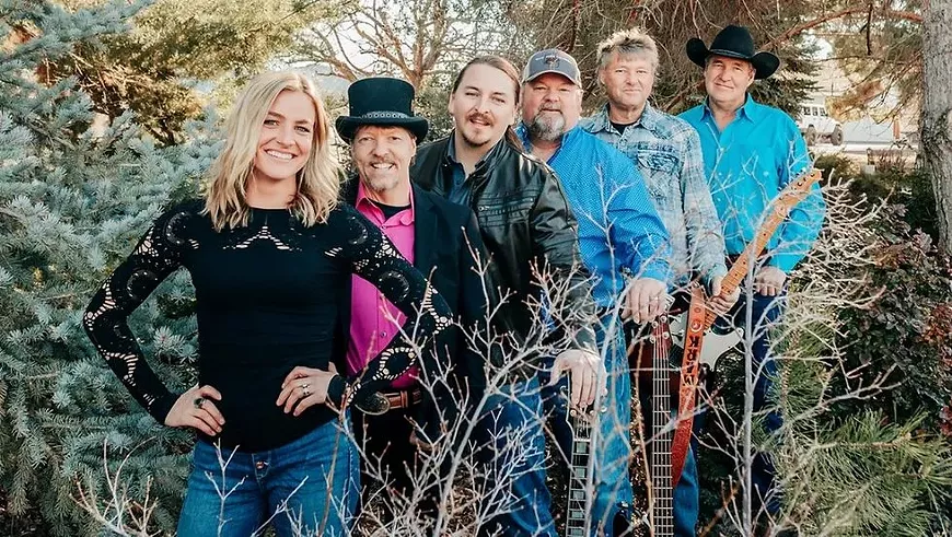 Live at the Vineyard: Countryfied!