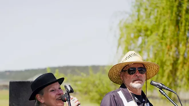 Image: Live at the Vineyard: Reno & Cindy