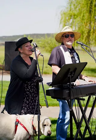 Image: Live at the Vineyard: Reno & Cindy