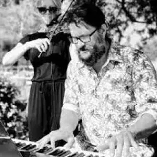 Image: Live at the Vineyard: The Sun Threaders