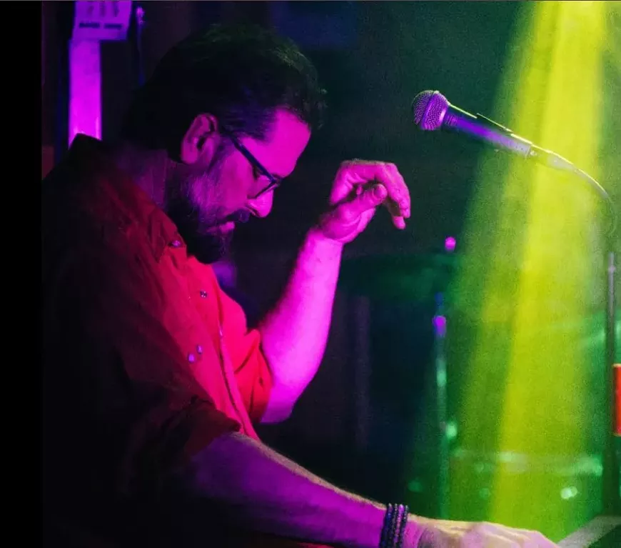 Live Music: Evan Mullins