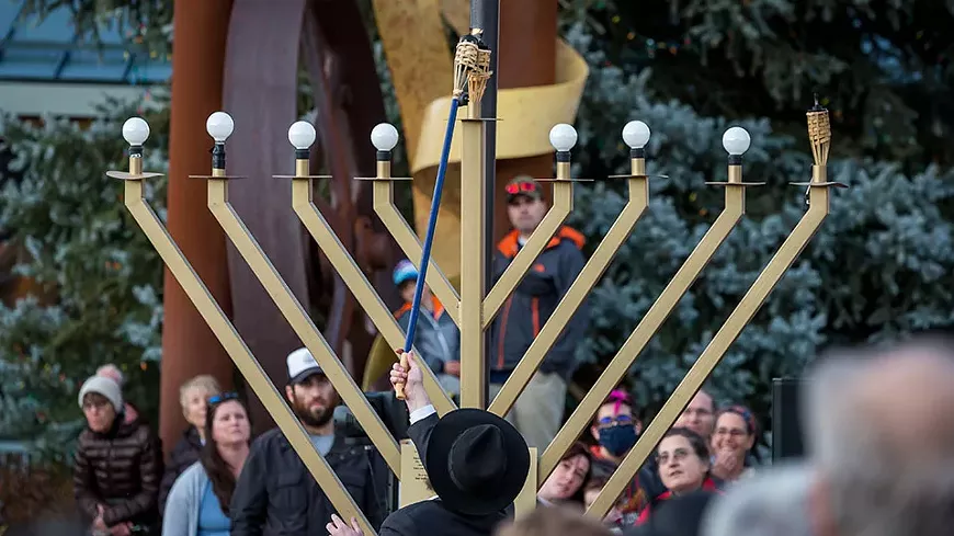 omd-menorah-lighting-2021-lasala-11.webp