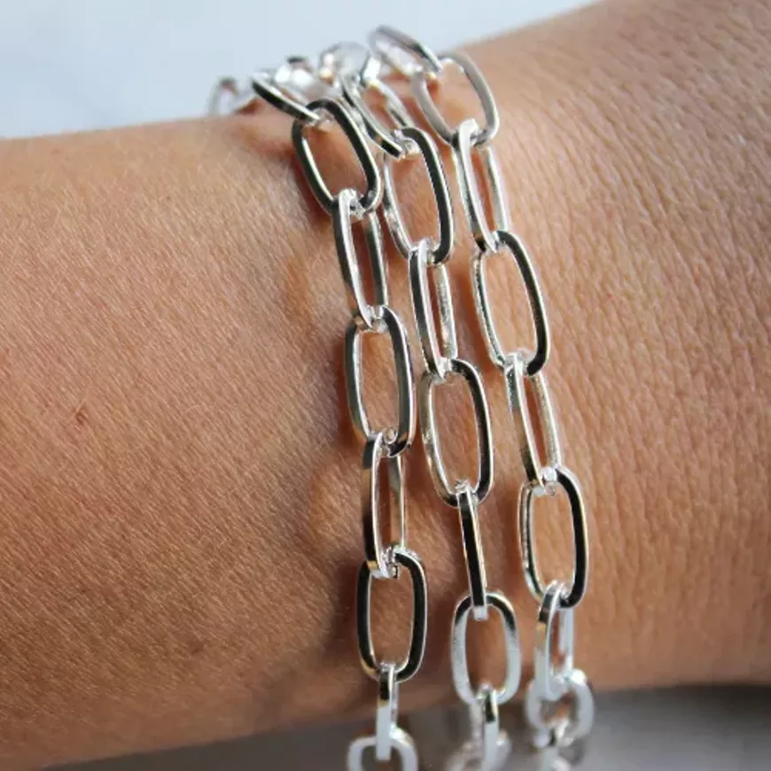 paperclip_chain_braclet_edited.webp