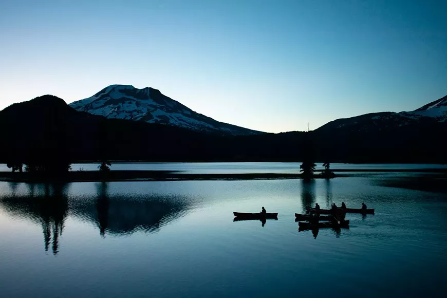 night-canoe-sparks-2-med-quality.webp