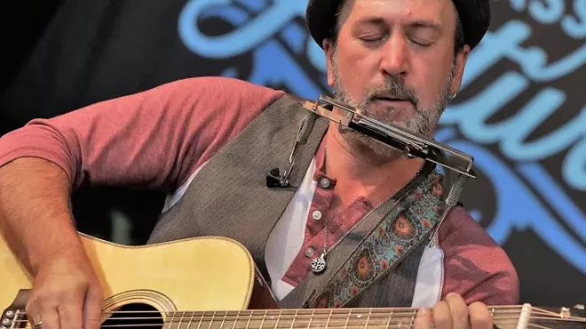 Image: Pete Kartsounes in Concert