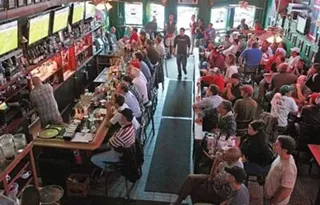 Image: Sidelines Sports Bar & Grill