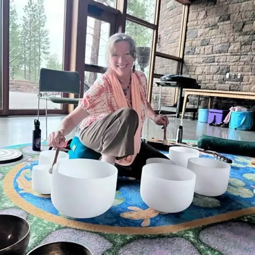 Lisa Swisher Sound bath with Crystal Bowls