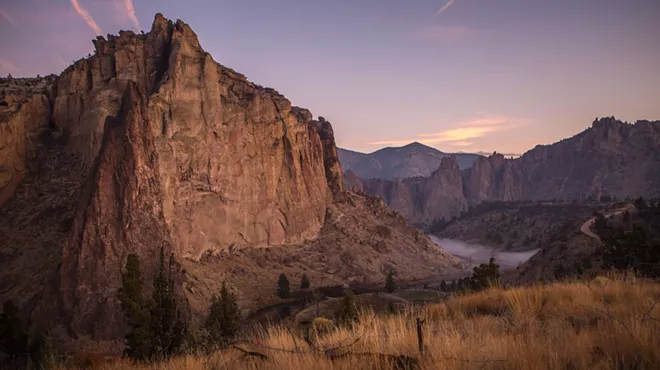 Image: Sunrise/Super Moonset Smith Rock Photo Workshop