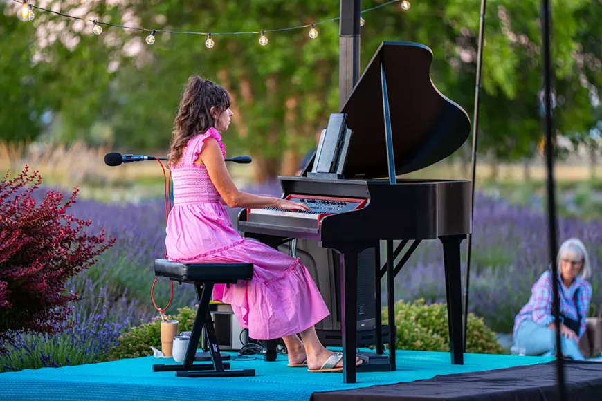 piano_flow_at_tumalo_lavender_jrg-09431__1_.webp