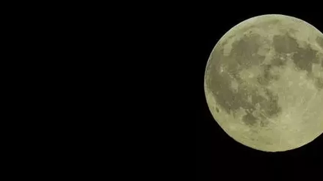 Image: Super Moon with Silver Moon