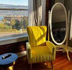 A Room with a View in Hood River