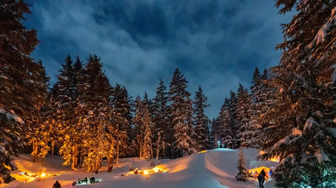 Image: Valentine's Weekend Snowshoe Bonfire Tour