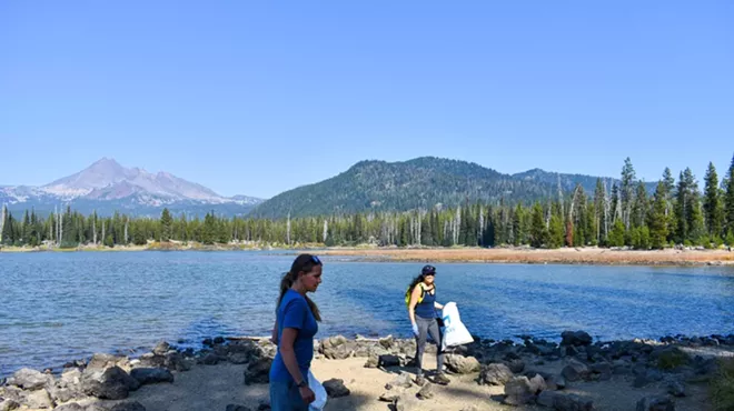 Image: Volunteer: Cascade Lakes Clean Up