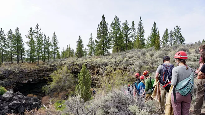 Image: Volunteer: Cave Clean Up