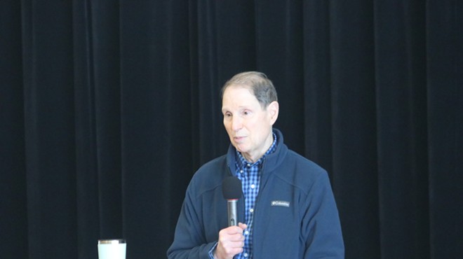 Wyden Holds Town Hall